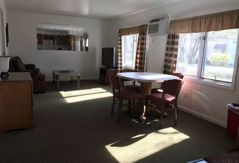 모텔 Exit 5 Resort & Condominium