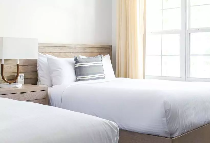 استراحتگاه Parrot Key Hotel & Villas