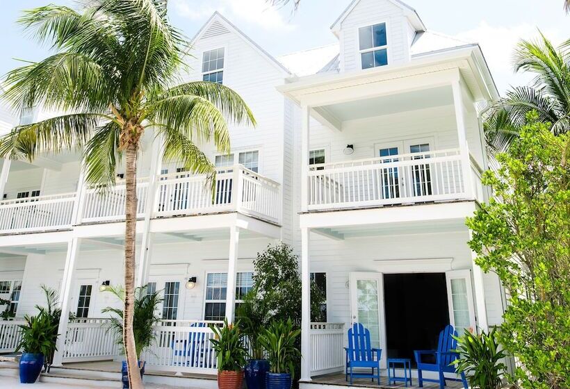 리조트 Parrot Key Hotel & Villas