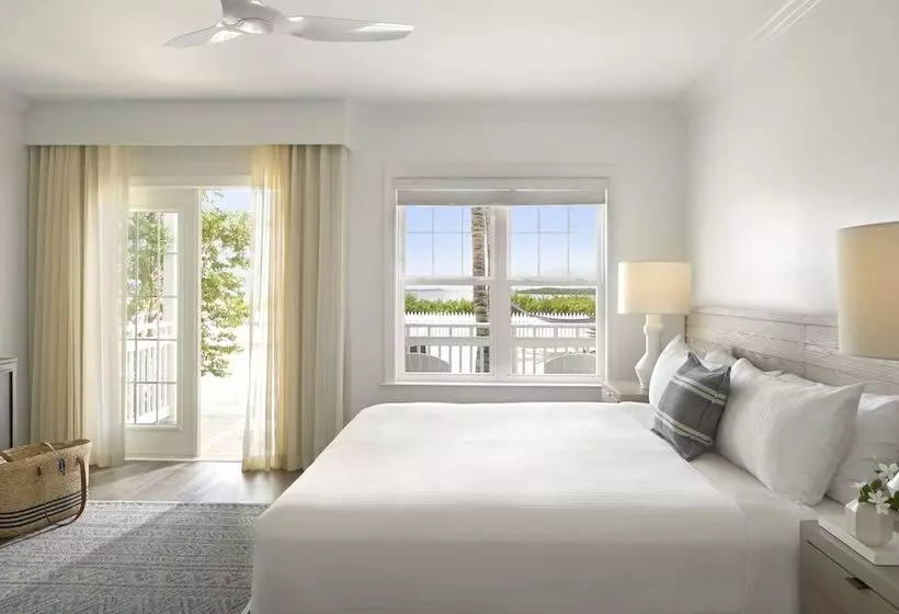 استراحتگاه Parrot Key Hotel & Villas