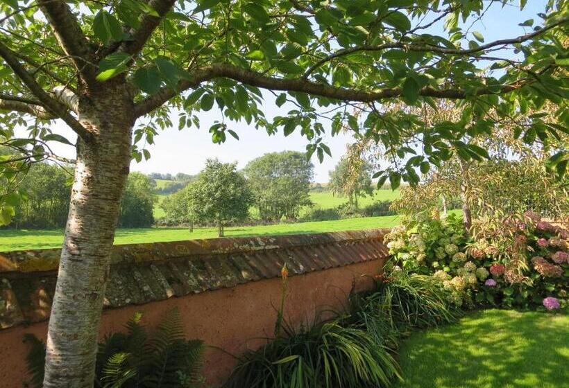 Combe Lancey Farmhouse B&b
