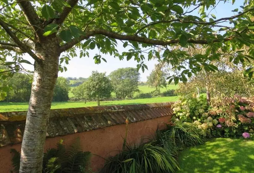 Combe Lancey Farmhouse B&b