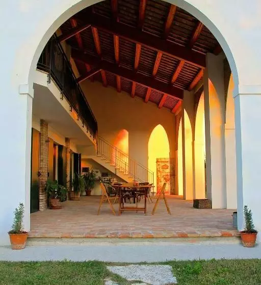 هتل Agriturismo Monte Scala