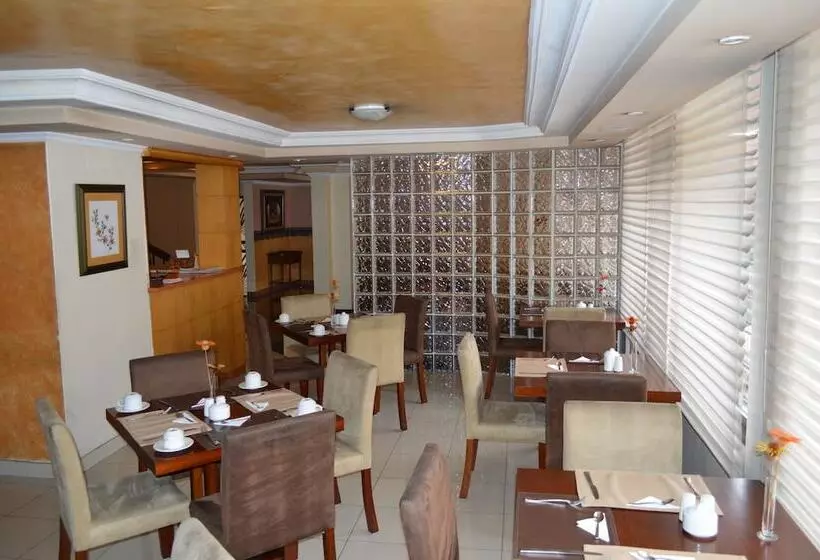 Hotelli La Carolina Inn