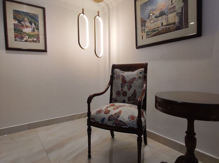 هتل La Carolina Inn