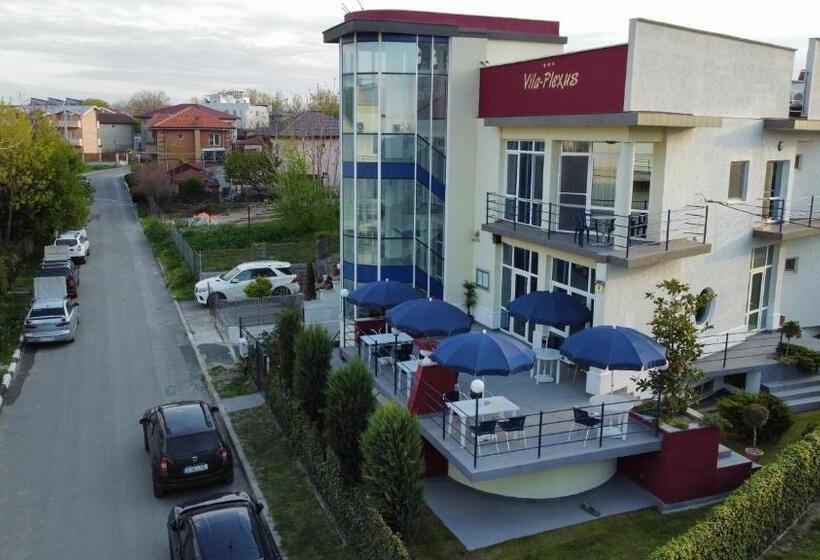 پانسیون Plexus Boutique