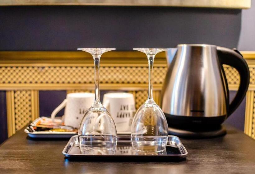 پانسیون Plexus Boutique