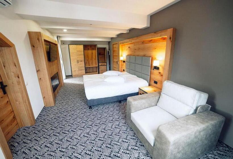 پانسیون Popasul Domnesc Resort& Spa Voronet Vue