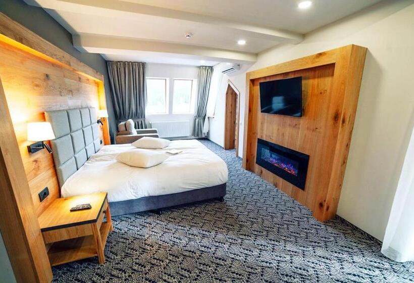 پانسیون Popasul Domnesc Resort& Spa Voronet Vue