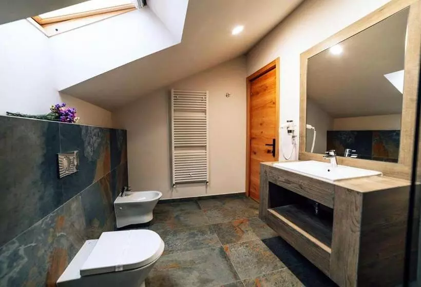 Majatalo Popasul Domnesc  Resort& Spa  Voronet Vue