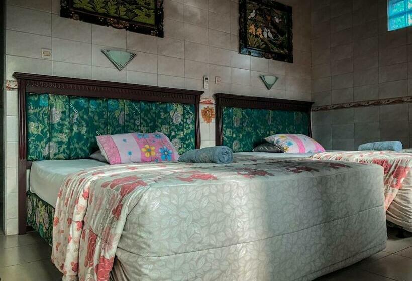 酒店 Kerti Beach Bungalow And Restaurant