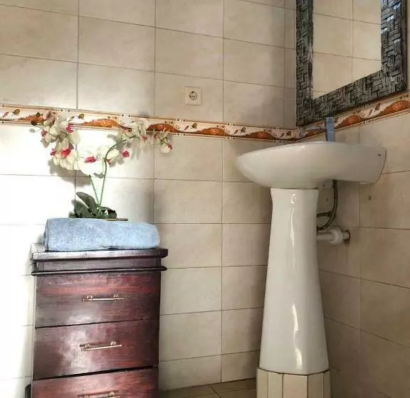 Hotelli Kerti Beach Bungalow And Restaurant