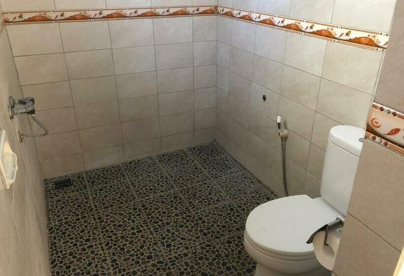 酒店 Kerti Beach Bungalow And Restaurant