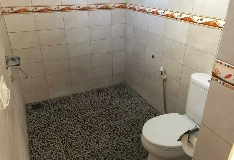 Hotelli Kerti Beach Bungalow And Restaurant