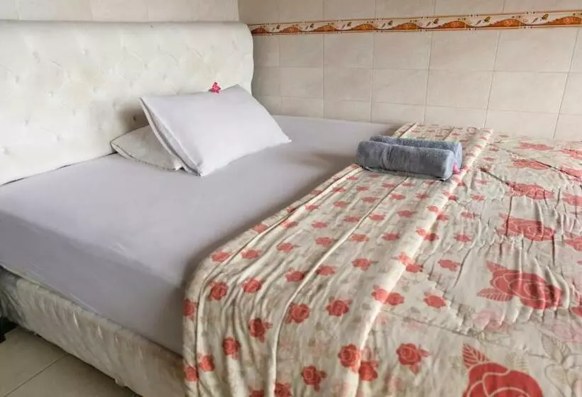 Hotelli Kerti Beach Bungalow And Restaurant