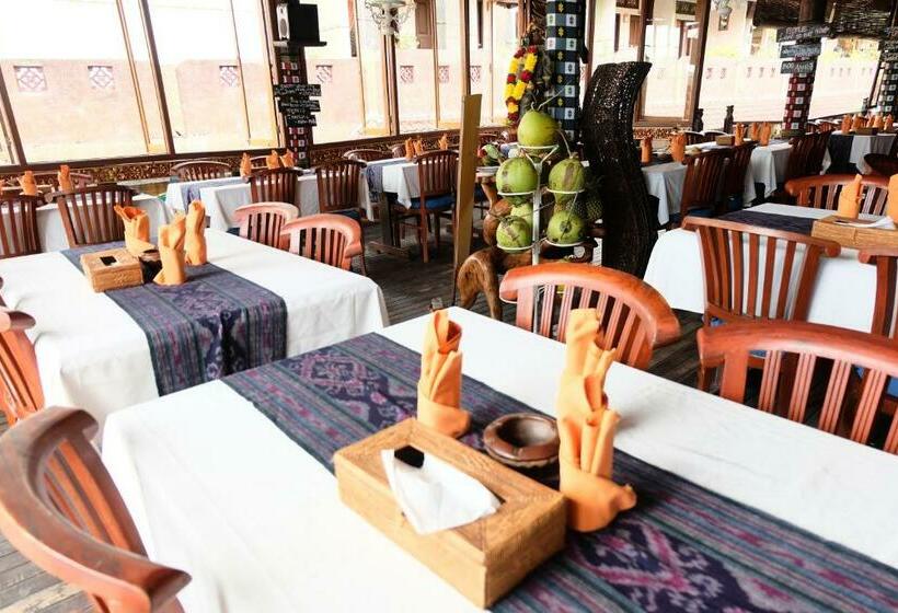 酒店 Kerti Beach Bungalow And Restaurant