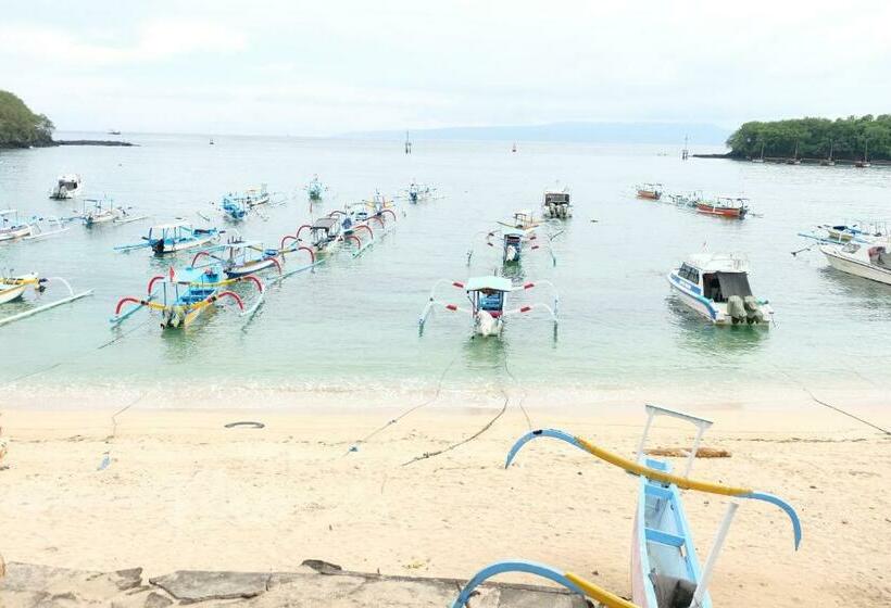 酒店 Kerti Beach Bungalow And Restaurant