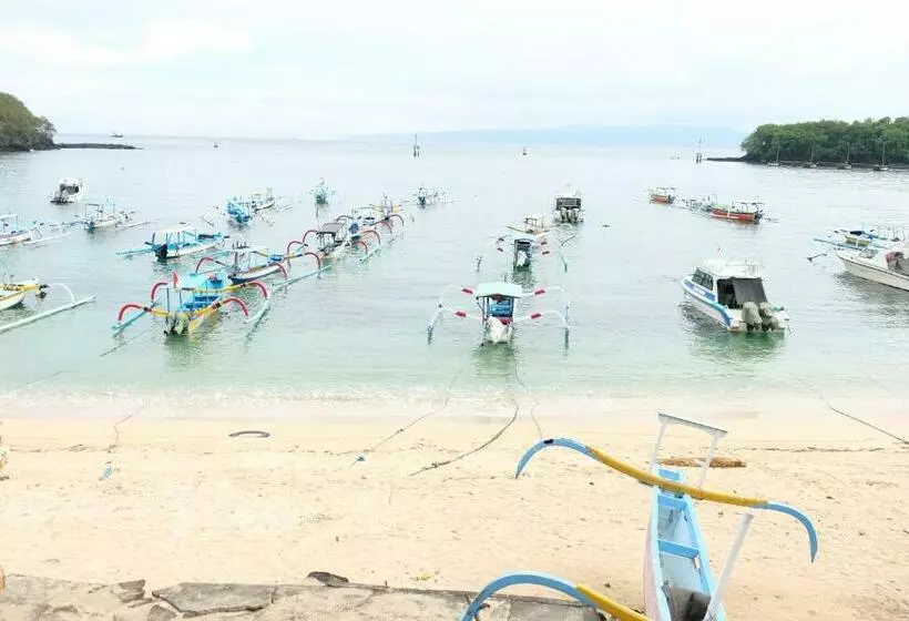 Hotelli Kerti Beach Bungalow And Restaurant