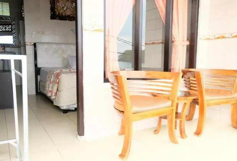 Hotelli Kerti Beach Bungalow And Restaurant