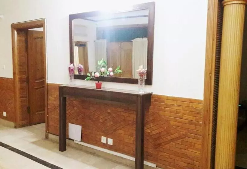 پانسیون Islamabad Royal Inn