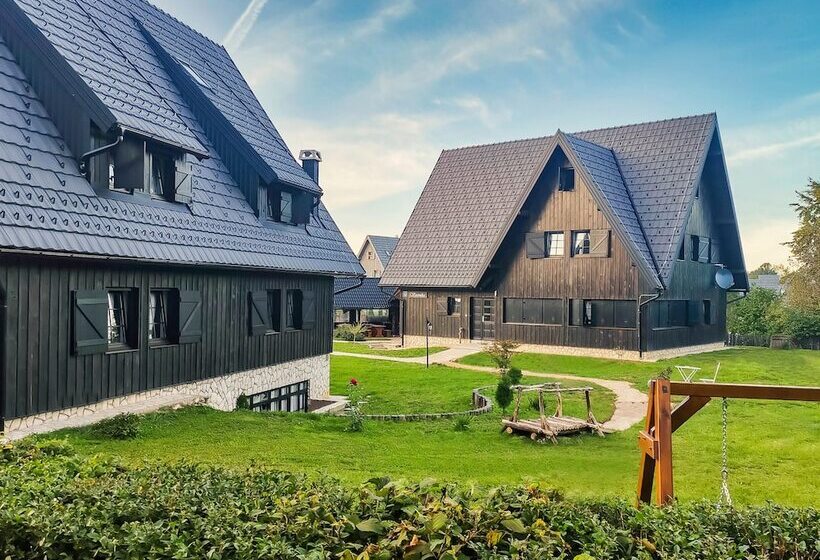 بنسيون Plitvice Luxury Etno Garden