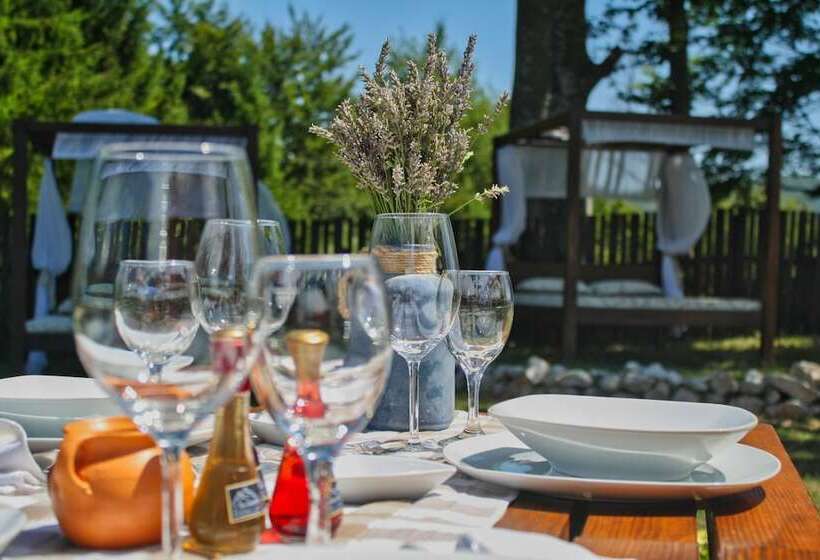 بنسيون Plitvice Luxury Etno Garden