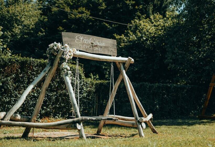 بنسيون Plitvice Luxury Etno Garden