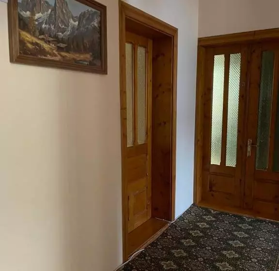 Majatalo Sadyba Girske Povitria