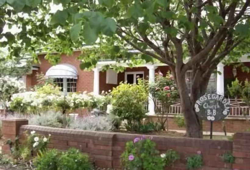 ベッドアンドブレックファースト Rose Garden On Church Bnb