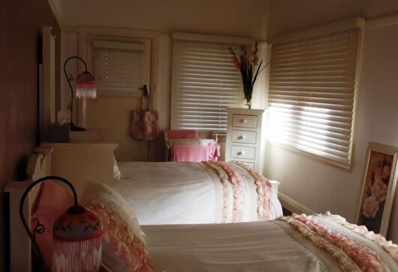 민박 Rose Garden On Church Bnb