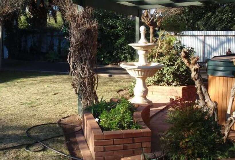 민박 Rose Garden On Church Bnb