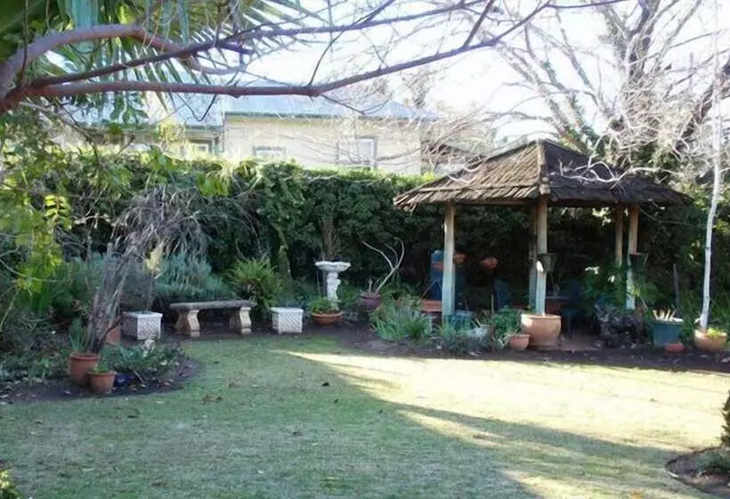 ベッドアンドブレックファースト Rose Garden On Church Bnb