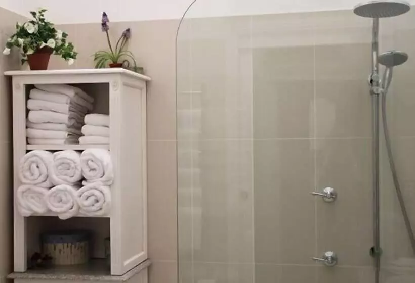 ベッドアンドブレックファースト Rose Garden On Church Bnb