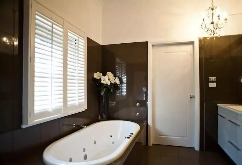 ベッドアンドブレックファースト Rose Garden On Church Bnb