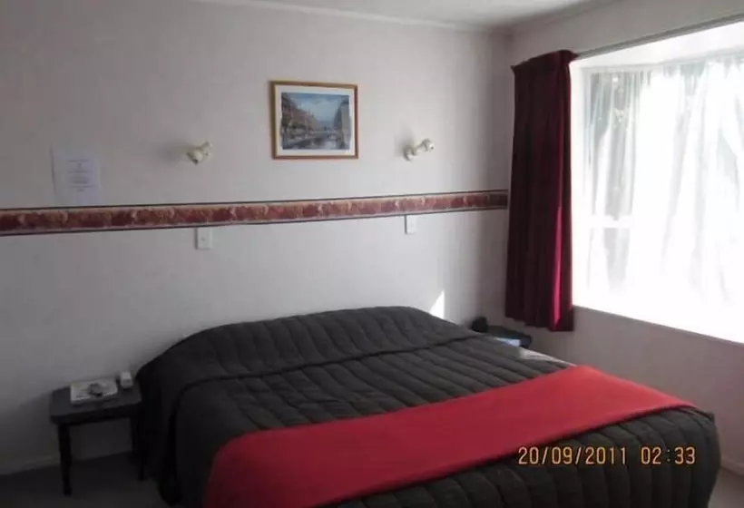 Garden Grove Motel And Apartments