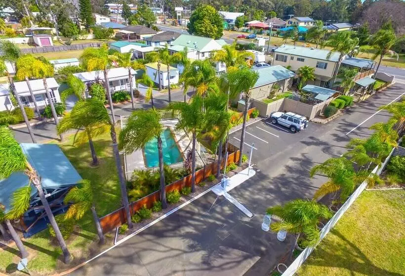 Hotelli Treehaven Tourist Park