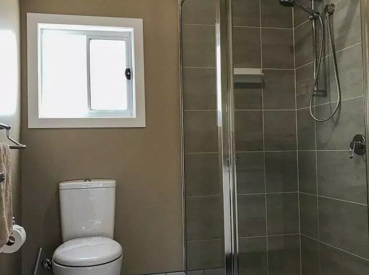 Hotelli Treehaven Tourist Park