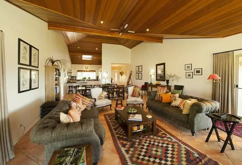 Majatalo Rosby Guesthouse