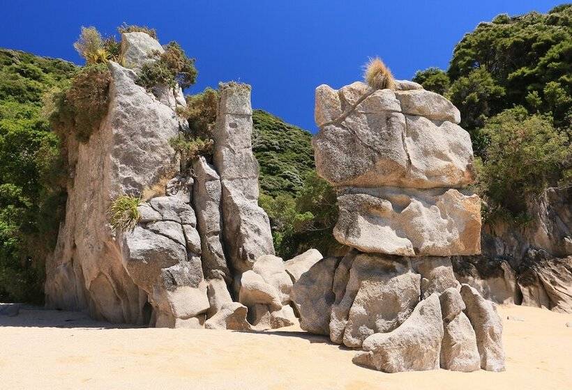 膳宿费 The Bay Lodge