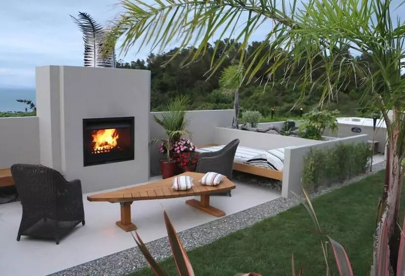 Majatalo The Bay Lodge