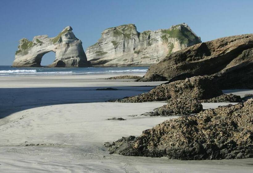 膳宿费 The Bay Lodge