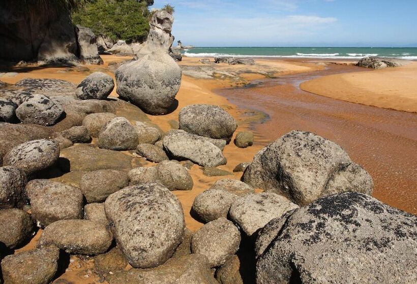 膳宿费 The Bay Lodge