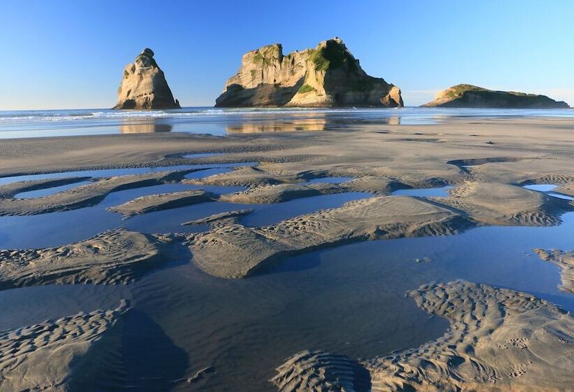 膳宿费 The Bay Lodge