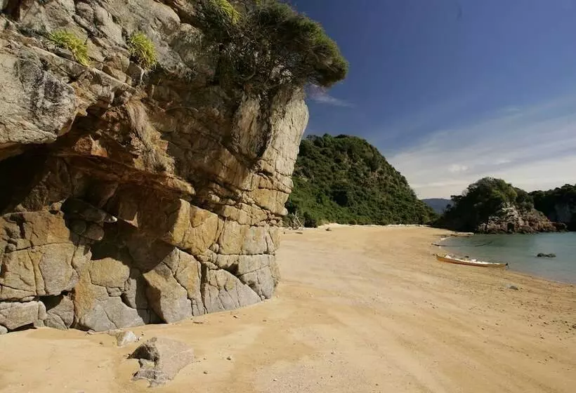 Majatalo The Bay Lodge