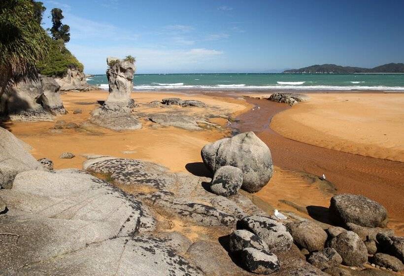 膳宿费 The Bay Lodge