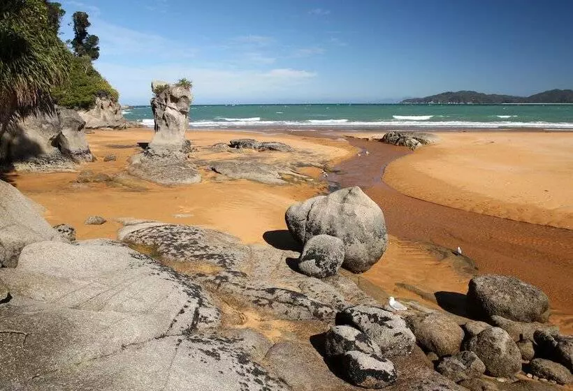 Majatalo The Bay Lodge