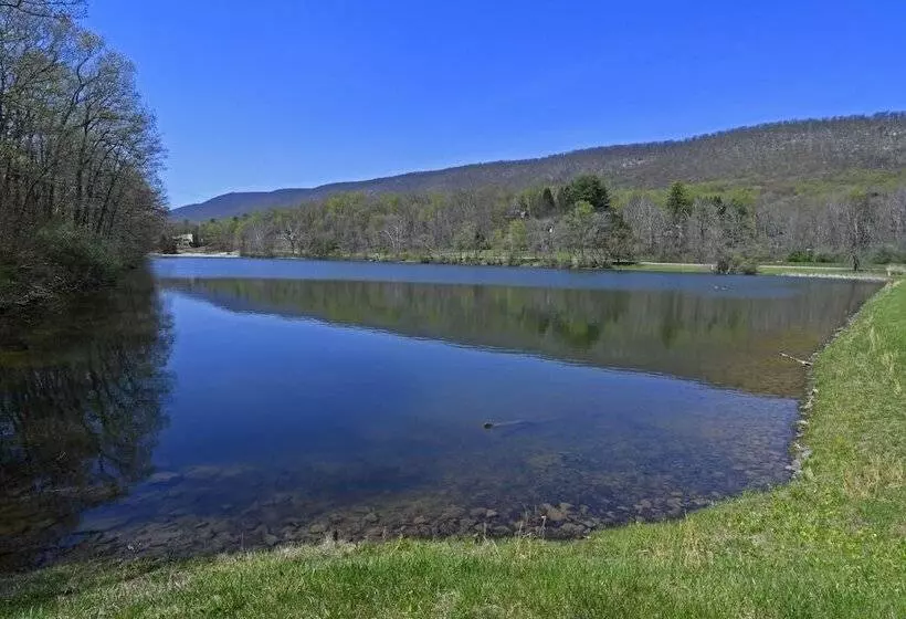 Hotelli Coolfont Resort