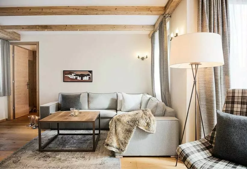 ホテル Galzig Lodge