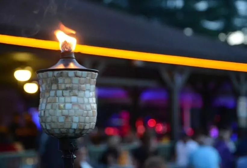 ホテル Lake George Escape