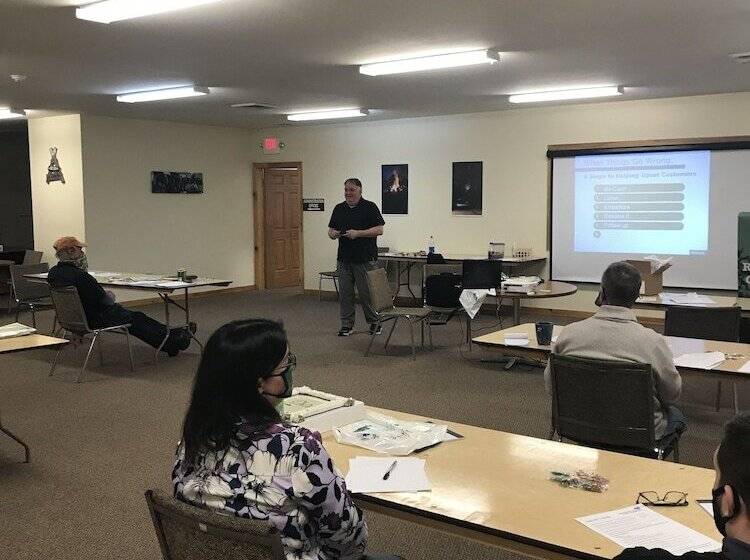 בית מלון כפרי Lake George Escape